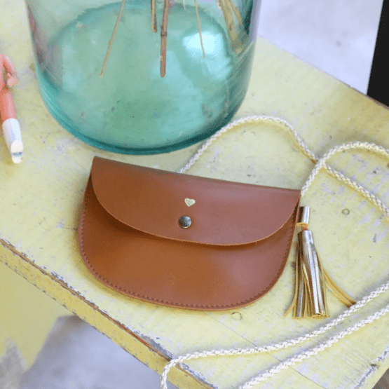 Petit sac en cuir pompon barnabé aime le café