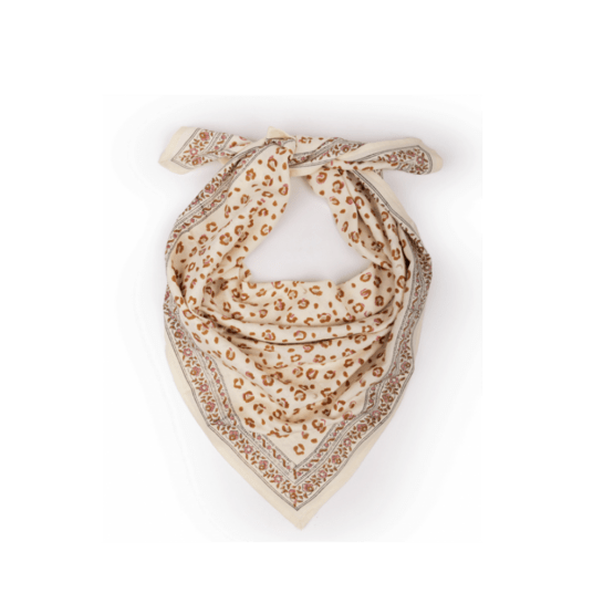 Foulard bindi atelier sur fond blanc