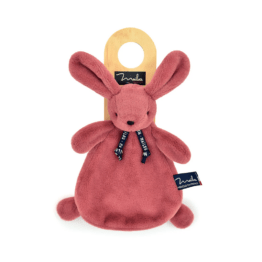 un doudou lapin plat bois de rose Maïlou, vue de face sur fond blanc