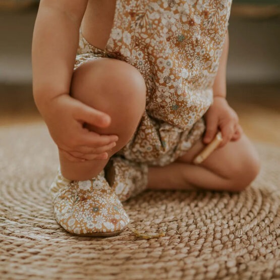 barboteuse liberty june's meadow ambiance enfant avec chaussons