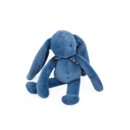 une peluche lapin bleu Maïlou, vue de face sur fond blanc