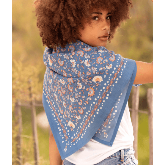 Grand foulard amour ciel bindi atelier