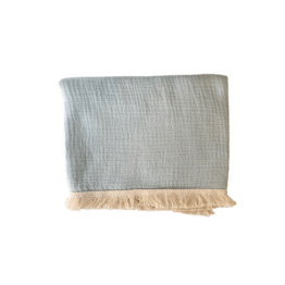 Cette serviette de plage fouta de couleur verte est l'indispensable à avoir pour vos journées plage !