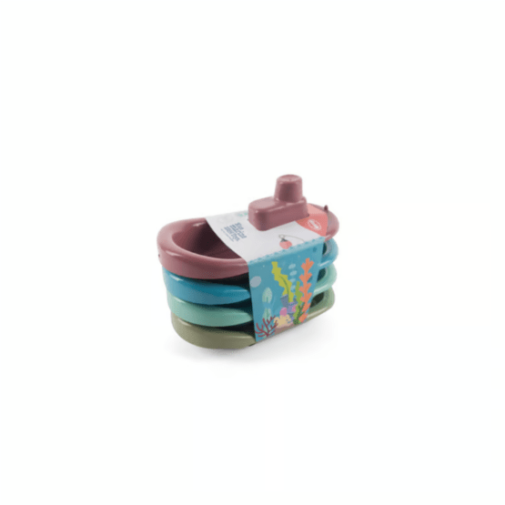 lot de 4 petits bateaux dantoy dans leur emballage sur fond blanc