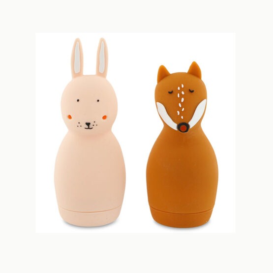 des jouets de bain lapin et renard trixie, vue de face sur fond blanc