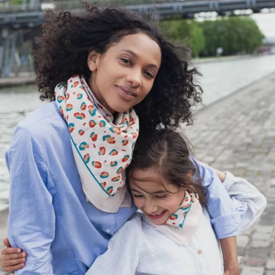 foulard graou écru chamaye ambiance mère fille