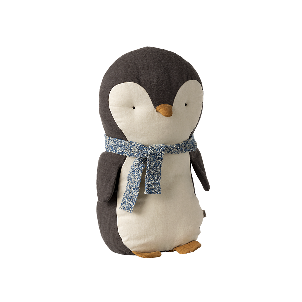 Doudou pingouin avec écharpe bleue maileg