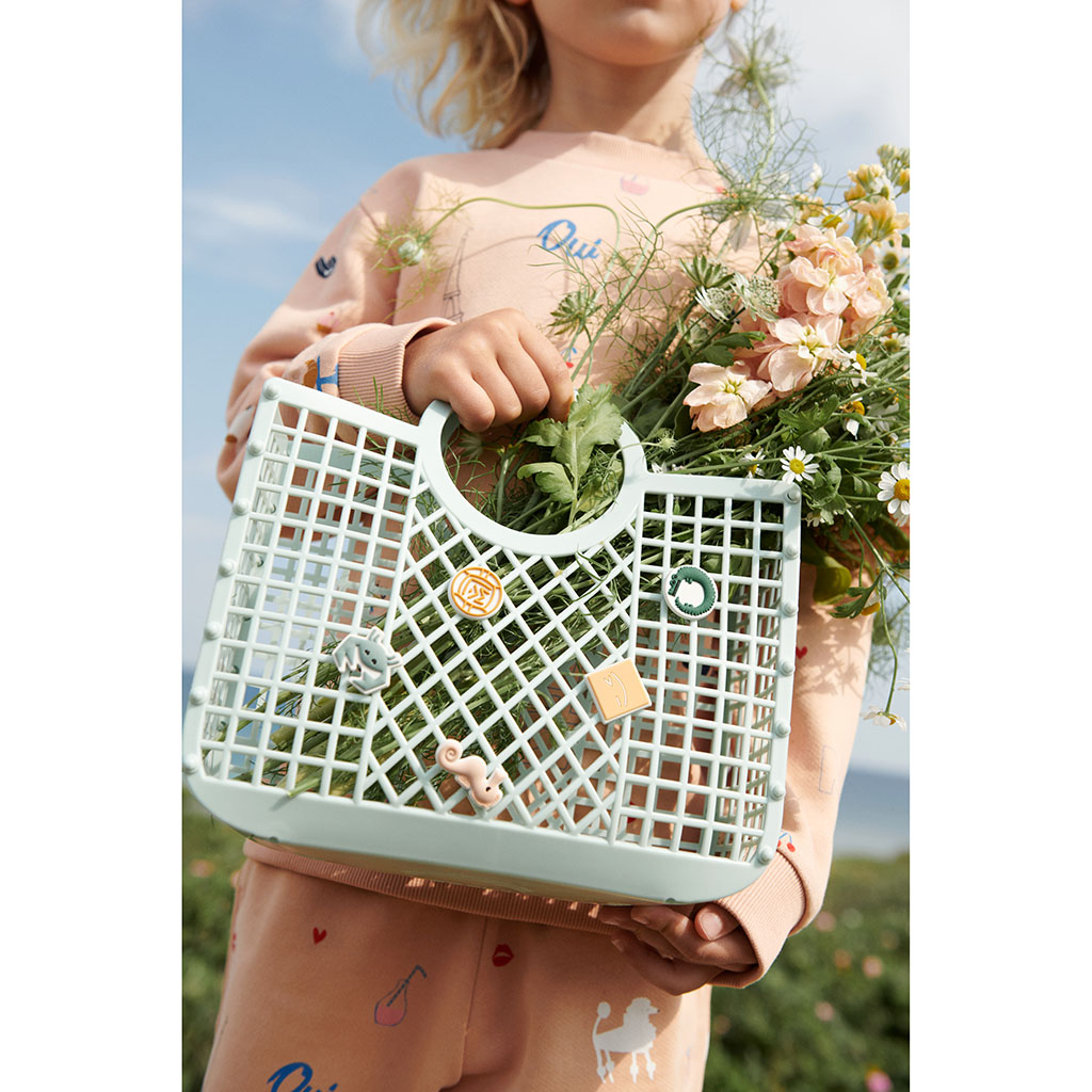 Panier vert menthe avec charms de la marque liewood | Accessoire enfants panier et sac, Magasin de déco et jouets à Vannes