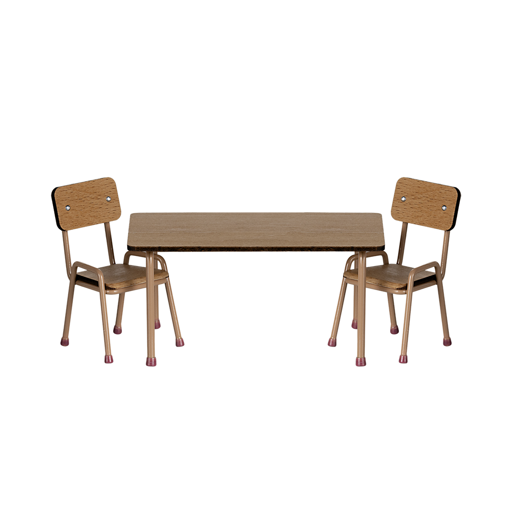 Ensemble table et chaises pour souris et lapins maileg